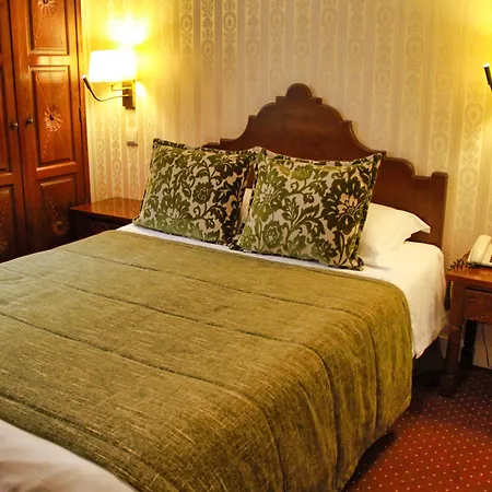 多姆桑丘一世酒店 酒店