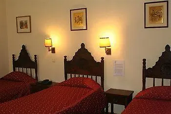 多姆桑丘一世酒店 酒店