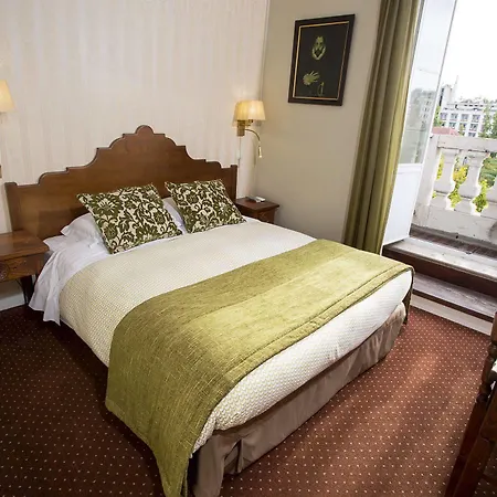 Dom Sancho I Hotel 2*