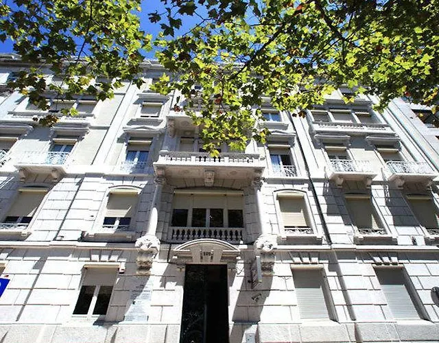 Dom Sancho I فندق 2*