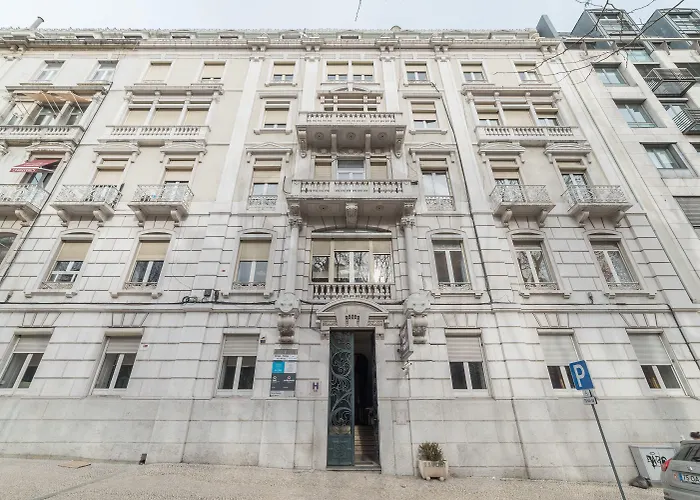 Dom Sancho I فندق 2*