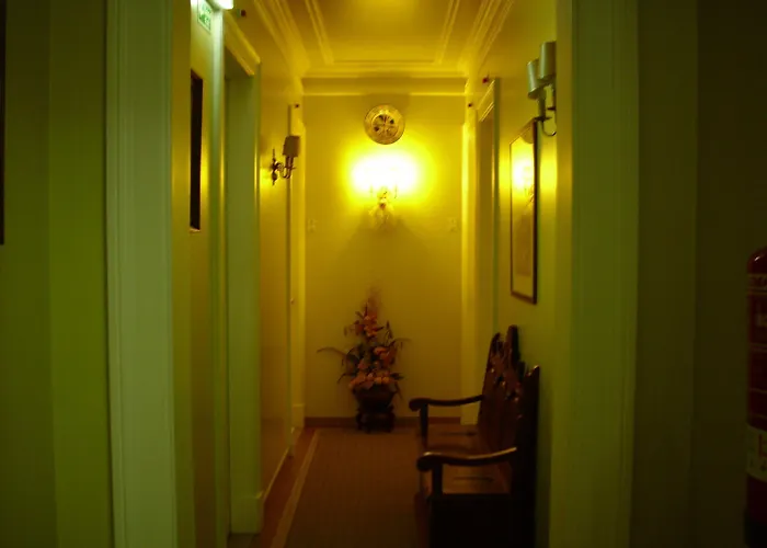 Dom Sancho I Hotel 2*